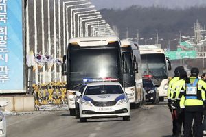 North Korea's ice hockey players arrive in South for Winter Games