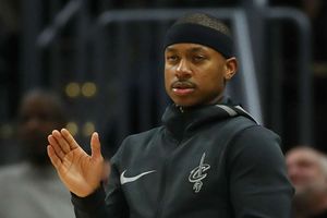 Thomas' Cavs debut ends in win over Trail Blazers
