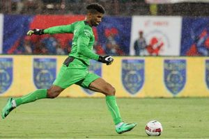 ISL: David James returns to coach Kerala Blasters after Rene Meulensteen's departure