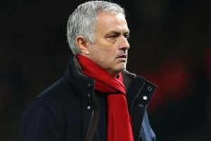 Mourinho calls for 'unlucky' Man United to respond