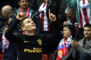 Tottenham plot move for Atletico outcast Gameiro
