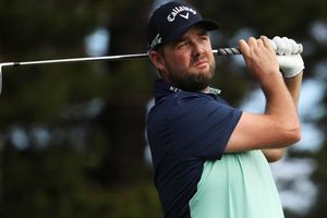 Leishman leads as Spieth struggles at Kapalua