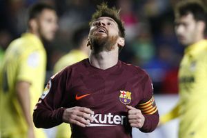 Messi misses penalty as Espanyol end Barcelona's winning streak