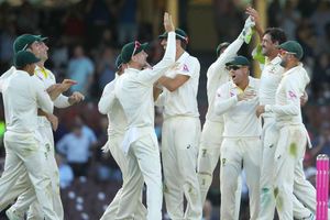 Australia ready to 'get stuck into' England after late wickets - Marsh