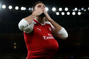 Arsenal's Giroud the answer for Chelsea, says Parlour