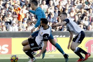 Ronaldo and Real back in form with big win over Valencia