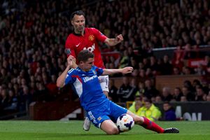 Ryan Giggs facing tough competition from Bellamy, Roberts for Wales job
