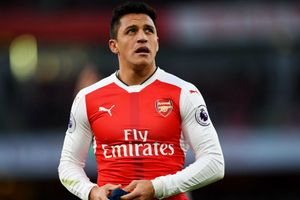 Sanchez future uncertain as United, City circle