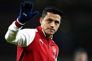 Arsenal's Elneny takes aim at Sanchez after Man United switch