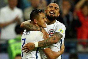 Sanchez, Vidal two of world's best players – Conte