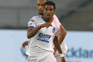 Nandhakumar switches to Dynamos permanently
