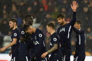 Swansea City 0 Tottenham 2: Llorente scores on return as Spurs weather the storm