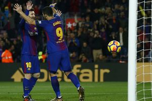 Suarez stars in Barcelona's comeback win at Real Sociedad