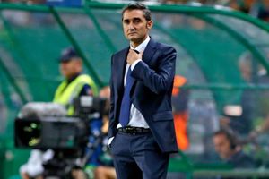 Barcelona coach Valverde shrugs off Coutinho rumours