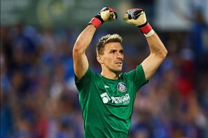 Crystal Palace set to sign Vincente Guaita