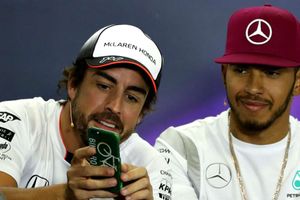 McLaren open to Hamilton return