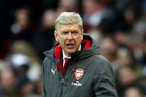 EFL Cup social round-up: Men against boys and Wenger Out