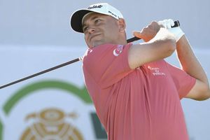 Haas leads the way in Phoenix as Spieth struggles early