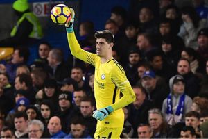 Thibaut Courtois: Chelsea have enough quality to secure a Champions League spot