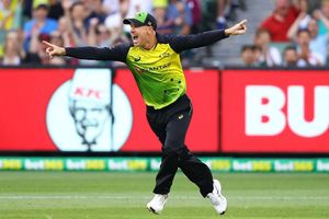 Warner hails 'fearless' Australia