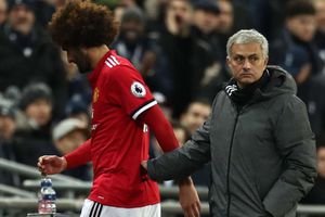 Mourinho tells Fellaini: Sign a new contract and shut up