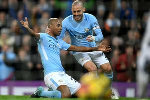 Manchester City 3 West Brom 0: De Bruyne turns in latest masterclass amid fears for Silva