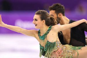 Winter Olympics 2018: Papadakis second despite 'nightmare' wardrobe malfunction
