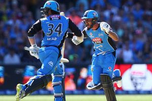 Weatherald century sees Strikers past Hurricanes in BBL 07 final