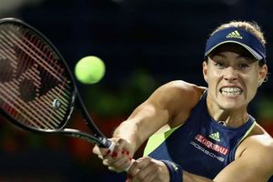 Clinical Kerber strolls past Strycova in Dubai