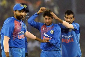 6th ODI: India vs SA: Kuldeep, Dhoni on the brink of history