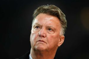 Van Gaal dismisses Chelsea rumours as 'fake news'