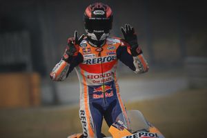 Birthday boy Marquez blows the field away in Buriram