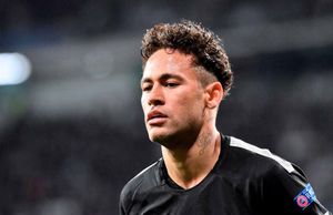 Michael Owen slams referee for not showing Neymar a red card