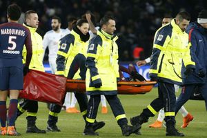 Cavani worried about Neymar ankle injury