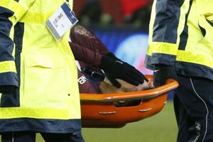 Paris Saint-Germain 3 Marseille 0: Neymar injured in easy Classique win