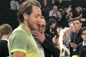 Cake and victory for birthday boy Pouille