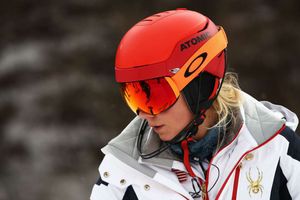 Winter Olympics 2018: Shiffrin wins gold in giant slalom