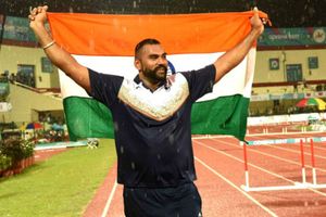 Tejinder clinches silver in Asian indoor meet