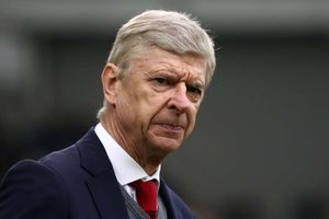 Europa League: Arsene Wenger acknowledges Arsenal confidence crisis