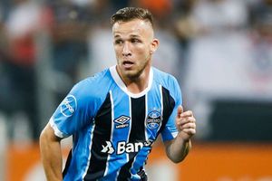 Coutinho, Paulinho advised Arthur on Barcelona move
