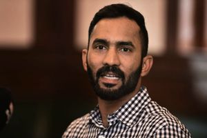 Nidahas Trophy: MS Dhoni is the topper of the university in which I'm just a student: Dinesh Karthik