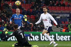 FA Cup: Llorente hat-trick settles replay for Tottenham after VAR farce