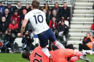 Harry Kane pledges speedy return from ankle injury