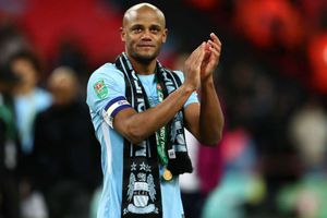 Kompany wary of 'wounded animal' Arsenal