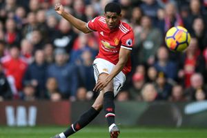 Rashford double secures United huge victory