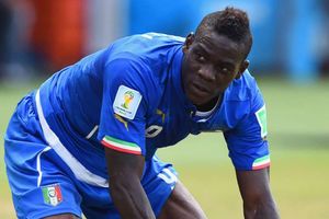 Italy coach Di Biagio dismisses Raiola rage over Balotelli snub