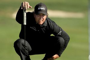 Mickelson defeats Thomas in WGC-Mexico play-off