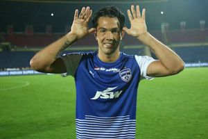 I have an offer from a Chinese club, BFC need to increase my salary: Miku