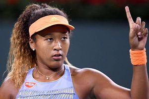 Japanese sensation Osaka blitzes Halep en route to decider