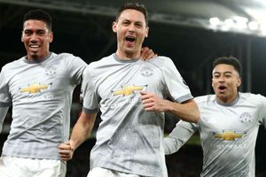Crystal Palace 2 Manchester United 3: Late Matic stunner completes breathless comeback